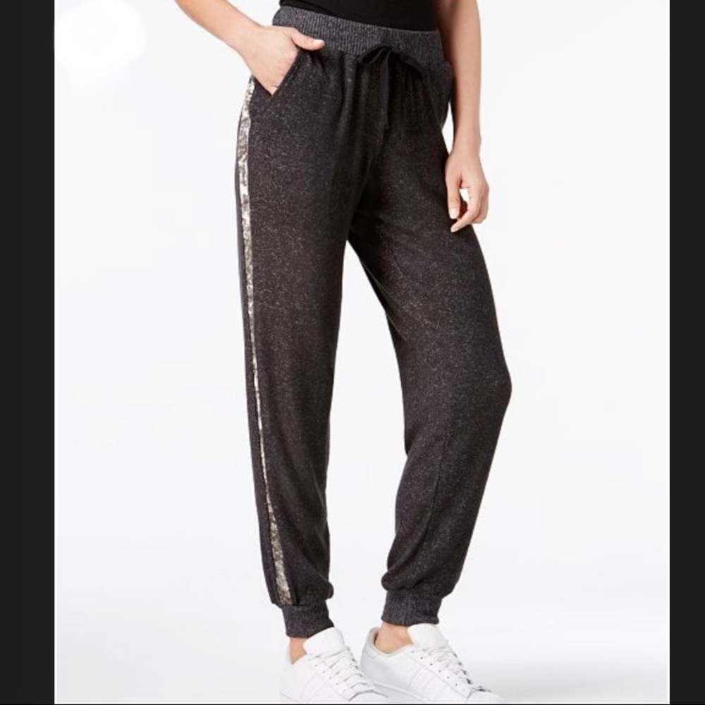 NWOT Hippie Rose velvet trim joggers
